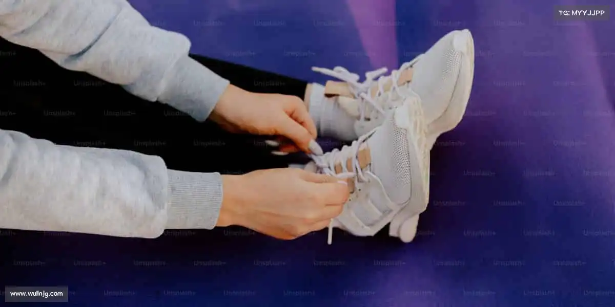 🏄♀️🌊浪尖起舞，勇者无惧！